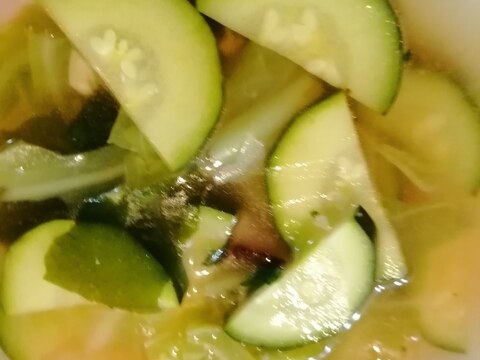 ズッキーニと白菜のスープ